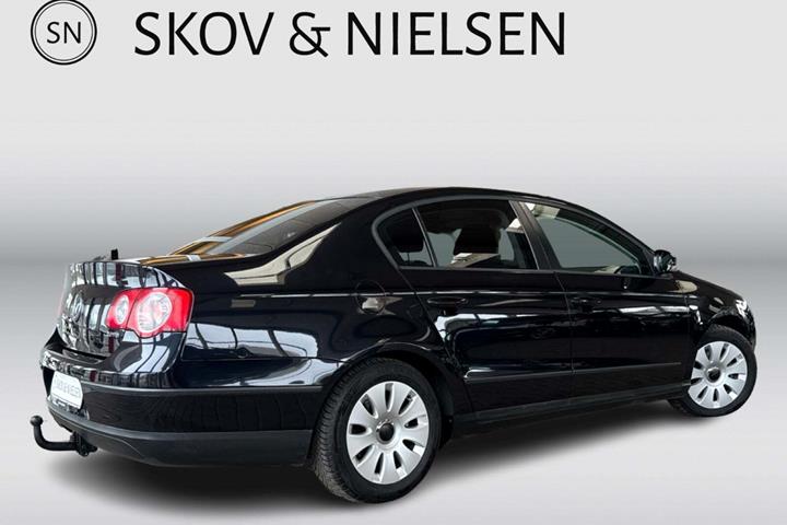 Sort VW Passat fra 2006