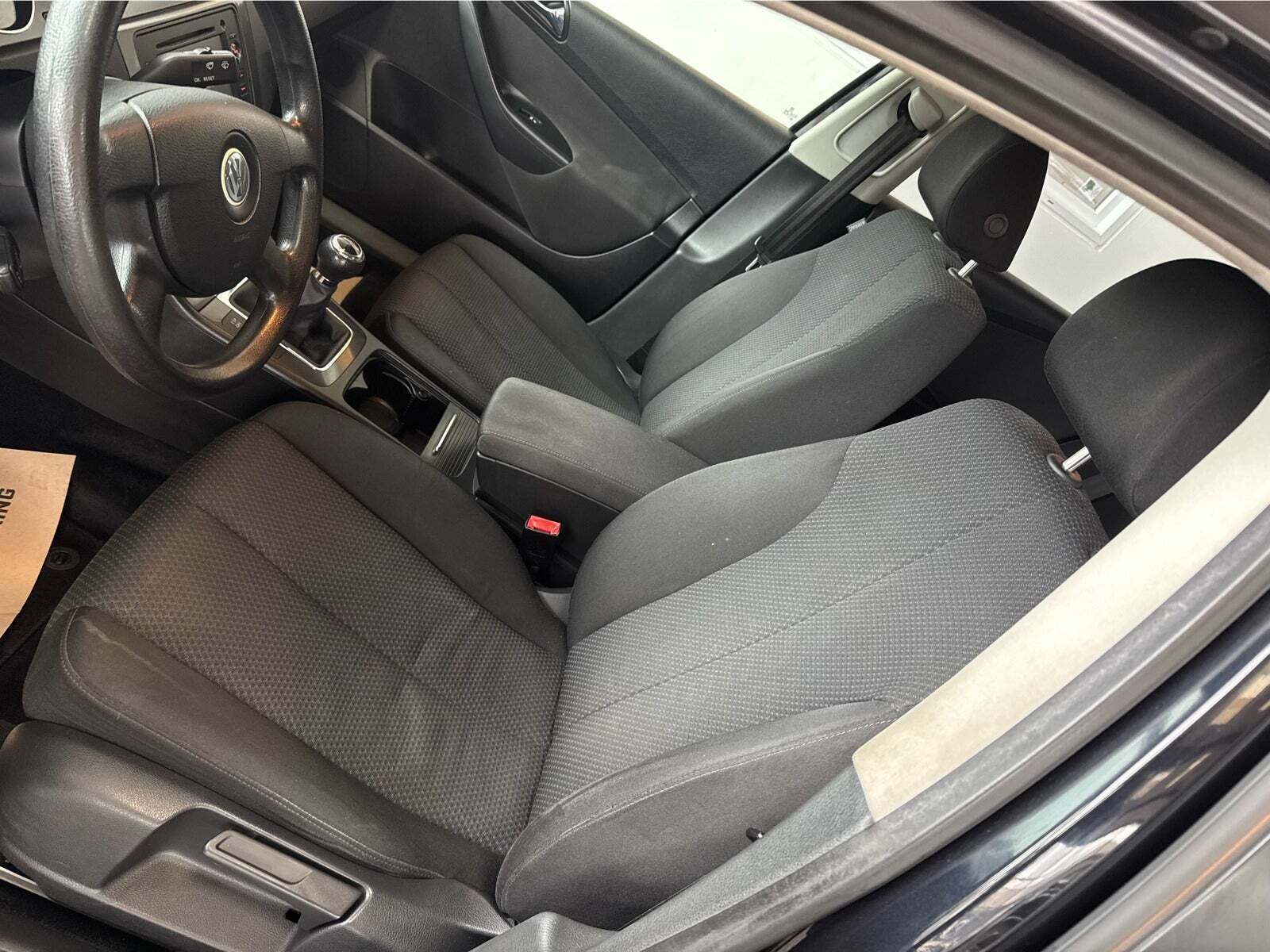 Sort VW Passat fra 2006