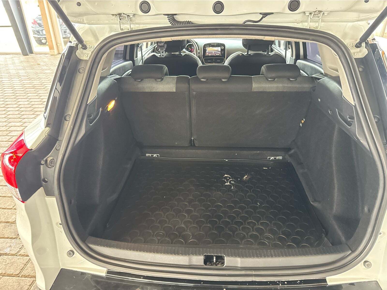 Hvid Renault Clio IV fra 2019