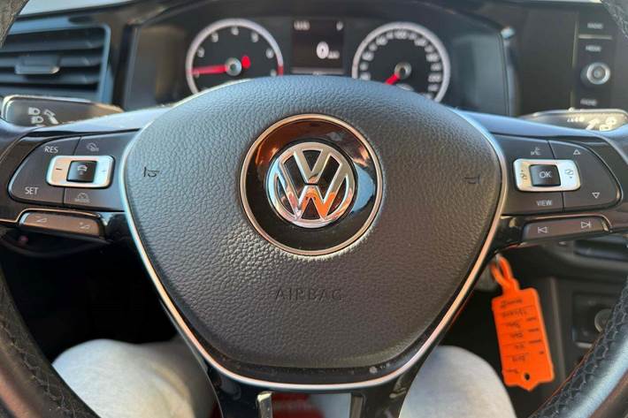 Beige VW Polo fra 2018