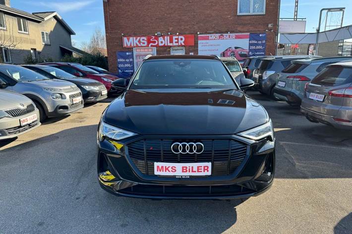 Sort Audi e-tron fra 2020