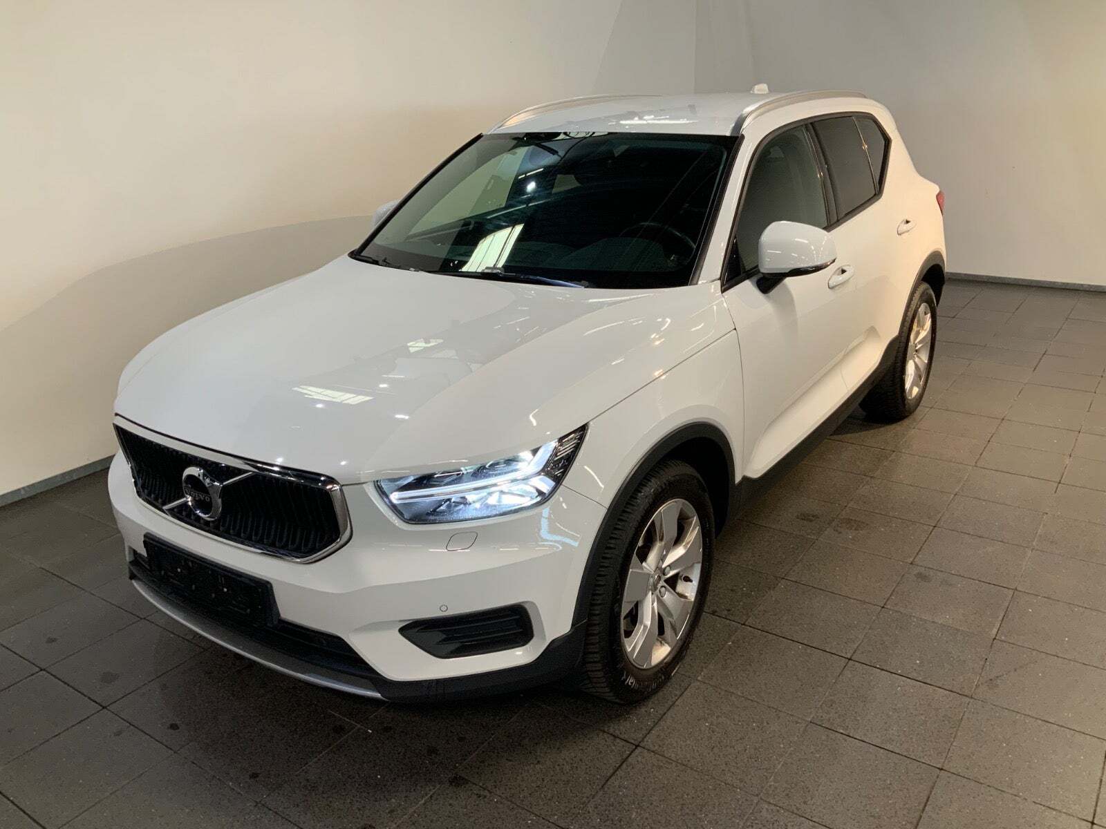 Volvo XC40 2,0 T4 190 Momentum aut.