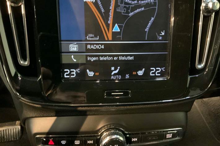 Hvid Volvo XC40 fra 2020