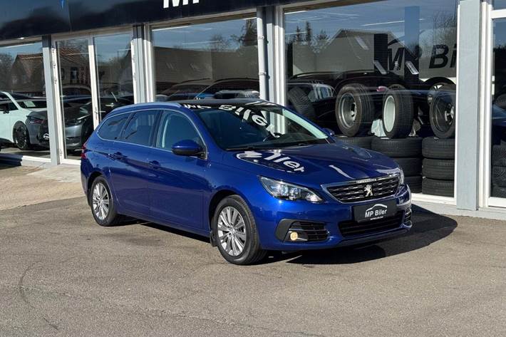 Grøn Peugeot 308 fra 2020