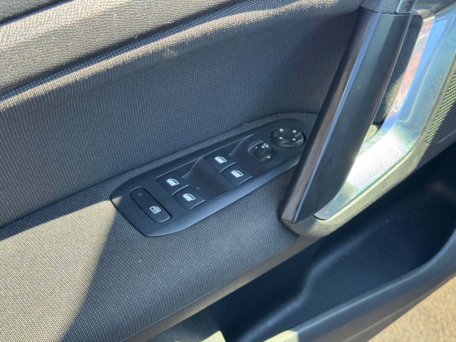 Grøn Peugeot 308 fra 2020