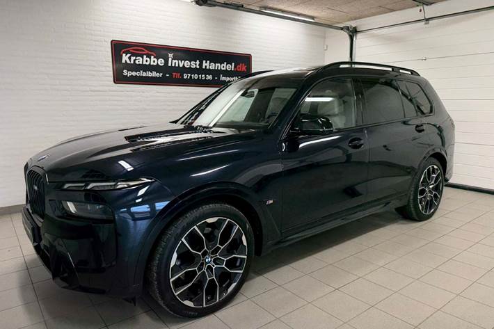 Sort BMW X7 fra 2023
