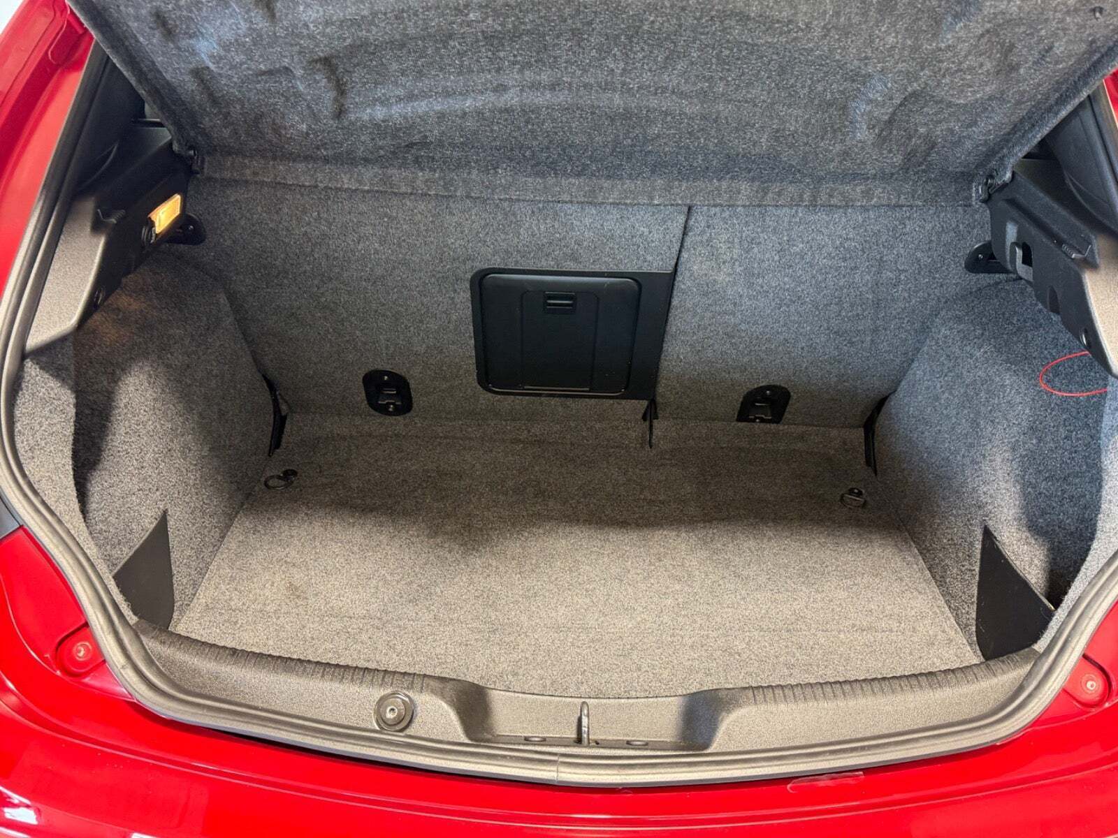 Rød Alfa Romeo Giulietta fra 2013