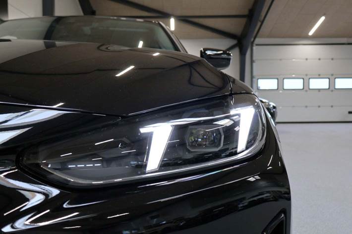 Sort BMW i4 fra 2025