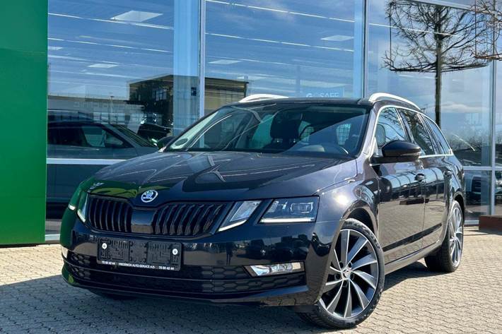 Sort Skoda Octavia fra 2020