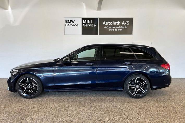 Blå Mercedes C200 fra 2020