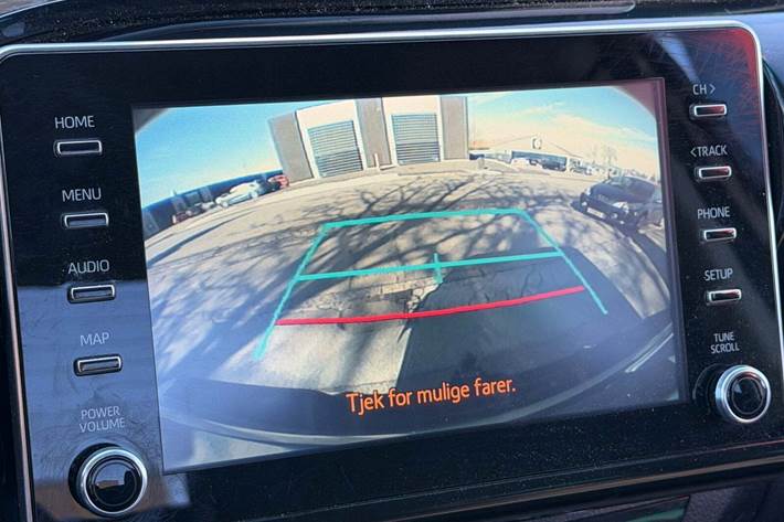 Grå Toyota HiLux fra 2024