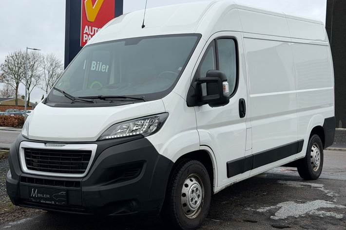Hvid Peugeot Boxer 335 fra 2019