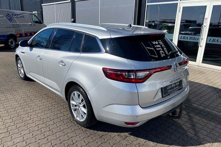 Sølv Renault Megane IV fra 2020