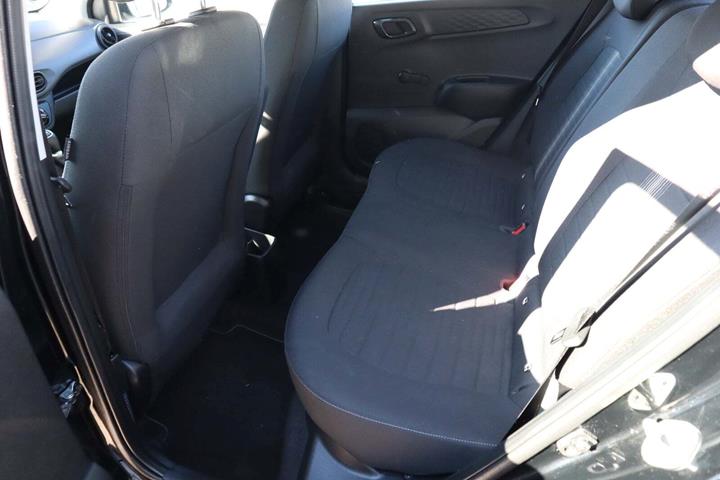 Sort Hyundai i10 fra 2021