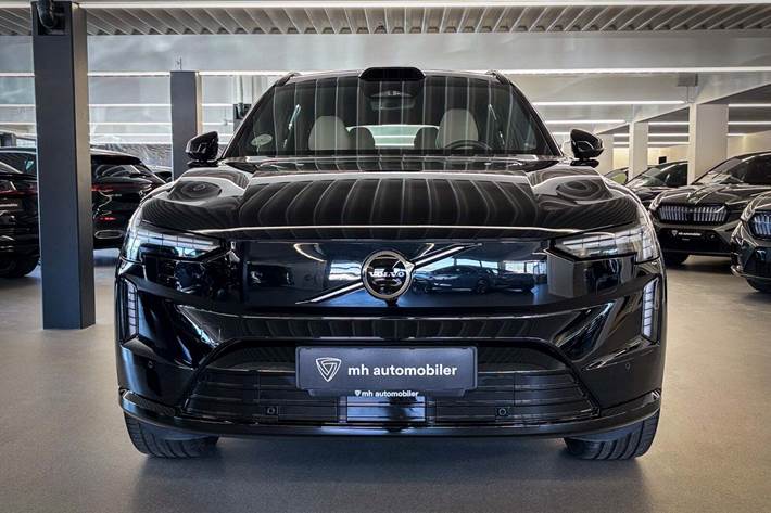 Sort Volvo EX90 fra 2025
