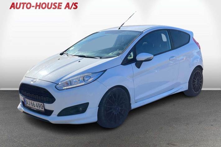 Hvid Ford Fiesta fra 2014