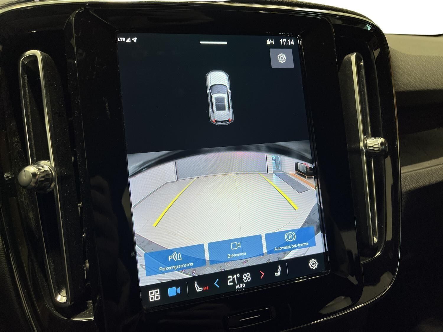 Sort Volvo XC40 fra 2023