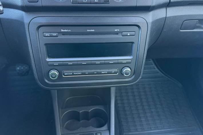 Sort Skoda Fabia fra 2010