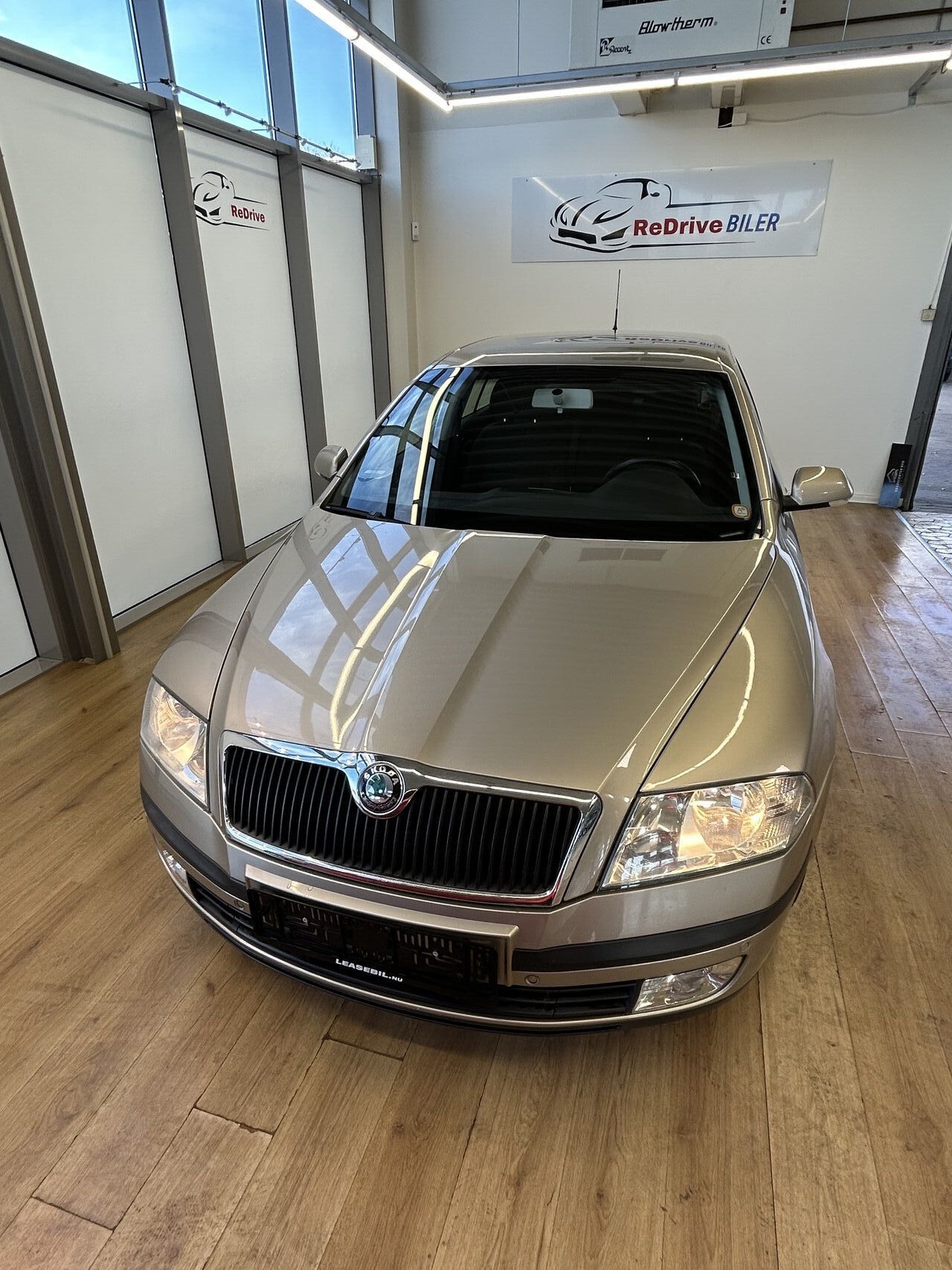 Skoda Octavia 1,6 Tour 102HK 5d Aut.