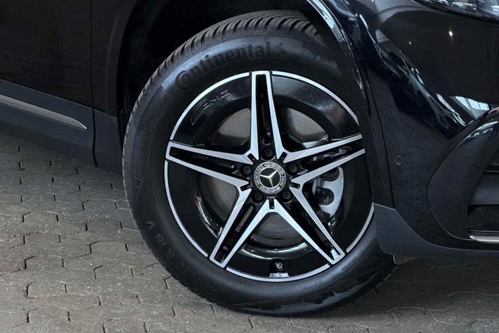 Sort Mercedes EQA350 fra 2024