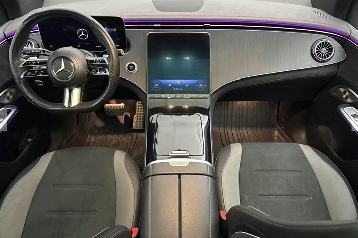 Sort Mercedes EQE500 SUV fra 2024