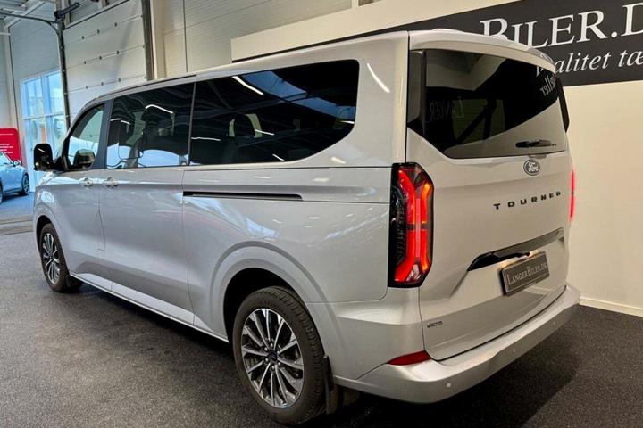 Sølv Ford Tourneo Custom 340 L2 fra 2024