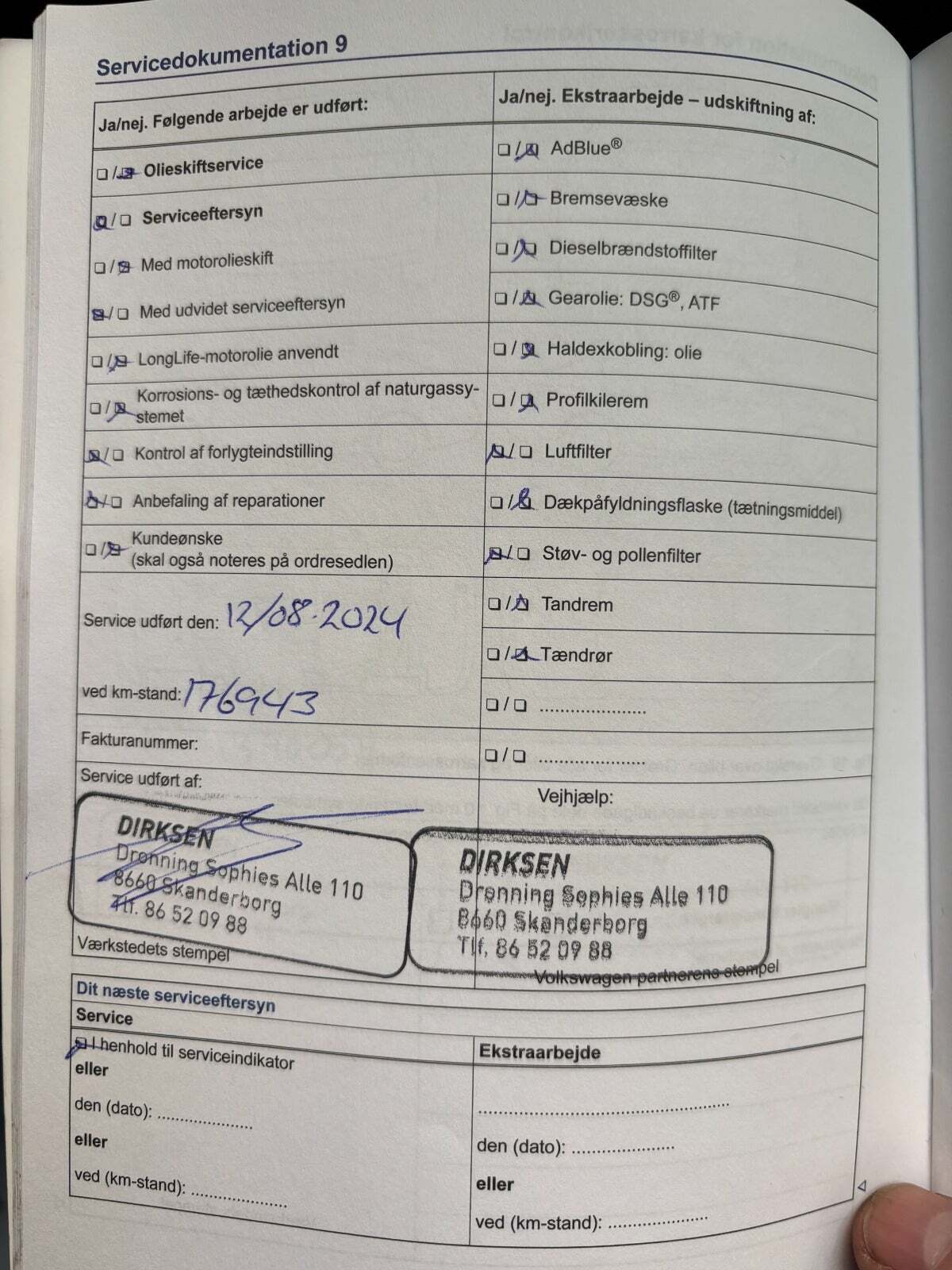 Sort VW Passat fra 2016