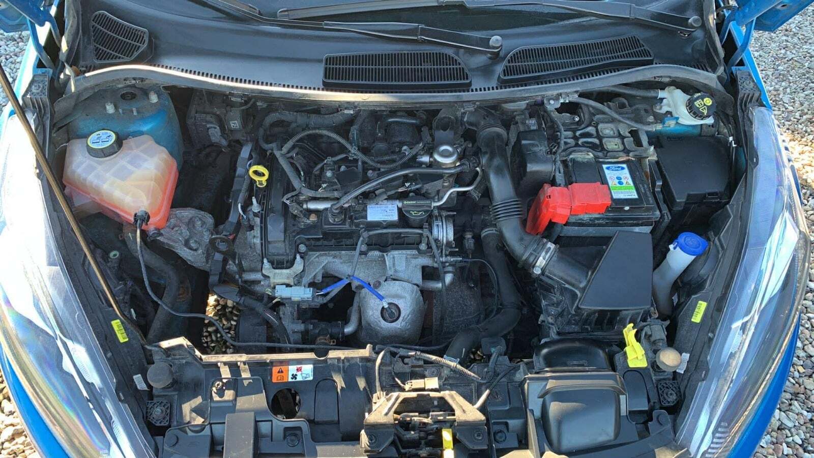 Blå Ford Fiesta fra 2014