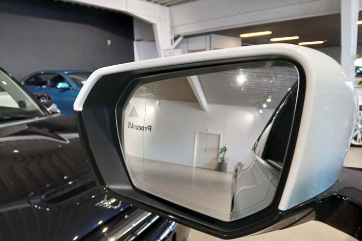 Hvid BMW iX fra 2023