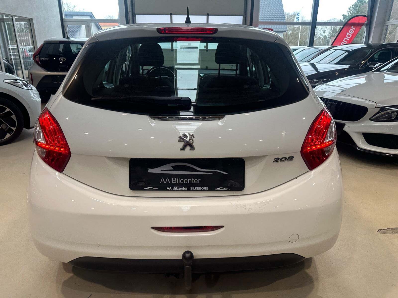 Hvid Peugeot 208 fra 2014
