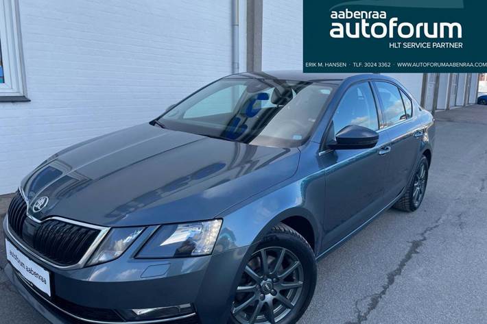 Blå Skoda Octavia fra 2018