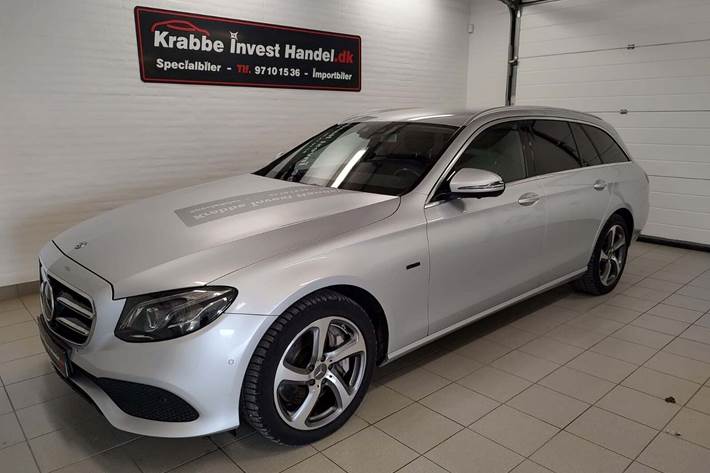 Sølv Mercedes E300 de fra 2020