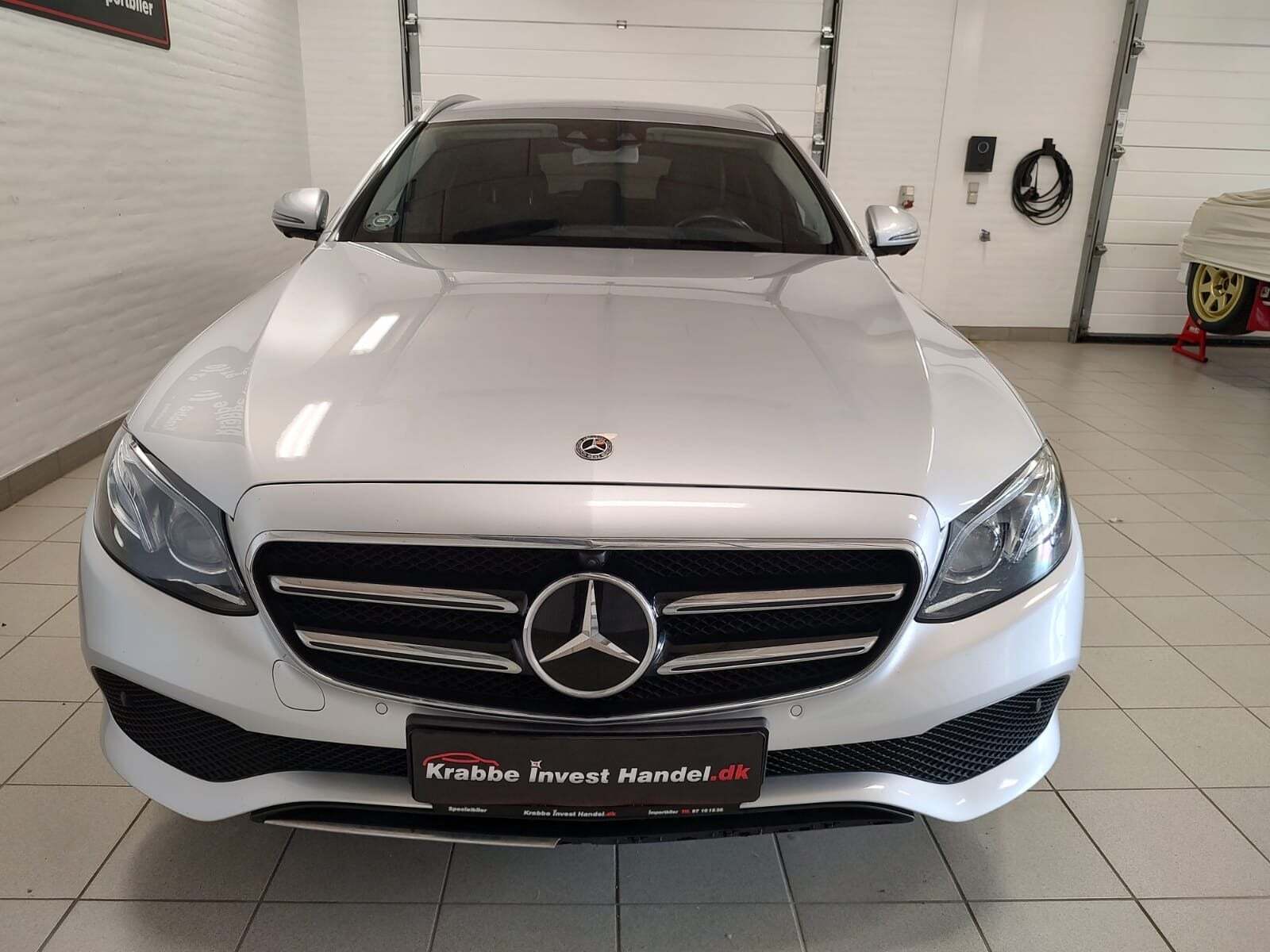 Mercedes E300 de 2,0 Avantgarde stc. aut.