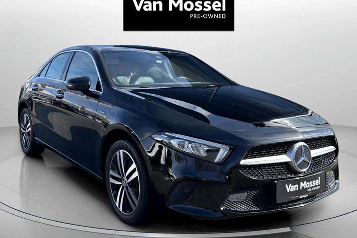 Sort Mercedes A250 e fra 2020