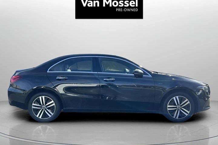 Sort Mercedes A250 e fra 2020