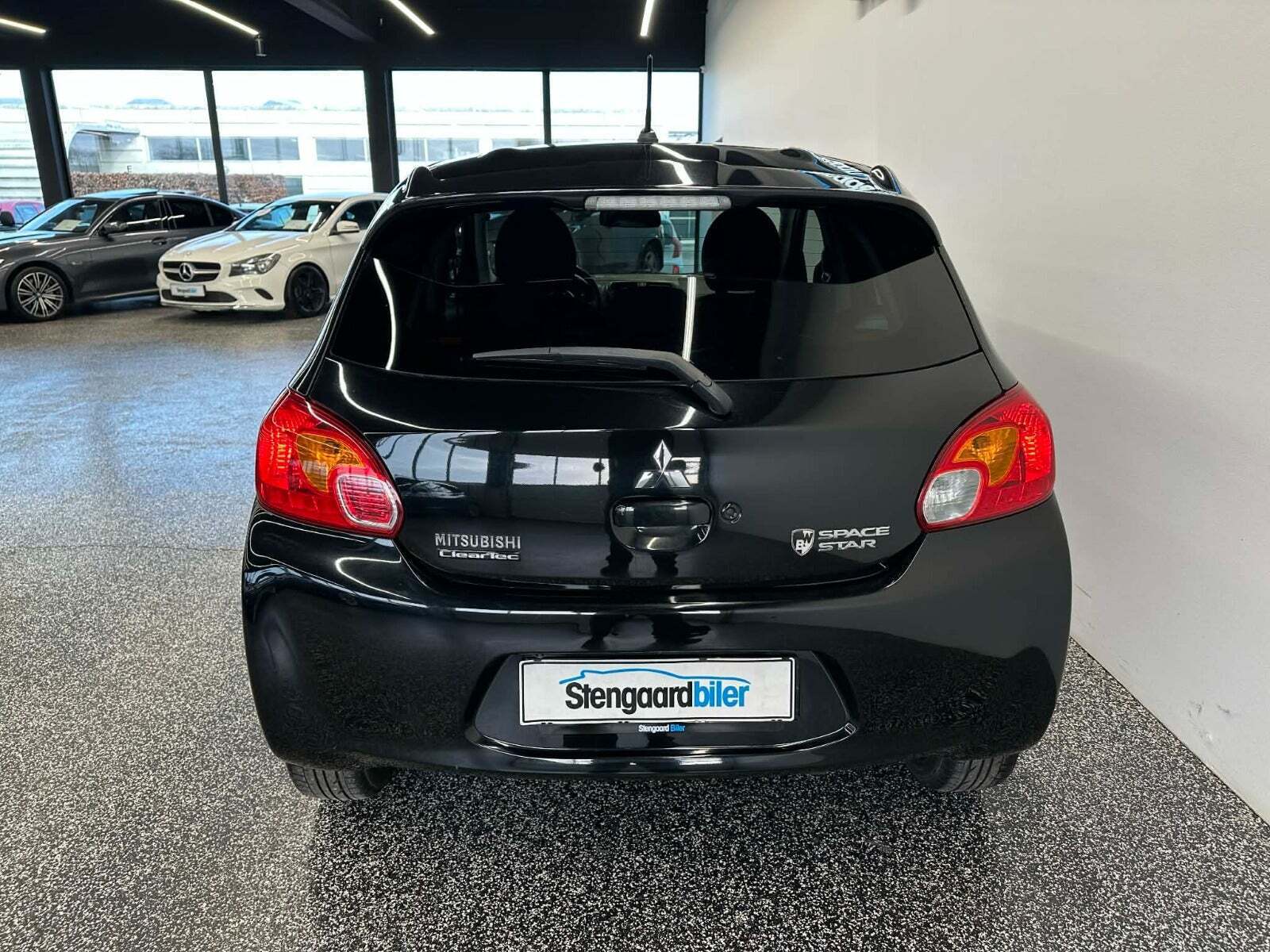 Mitsubishi Space Star 1,2 Black & White CVT