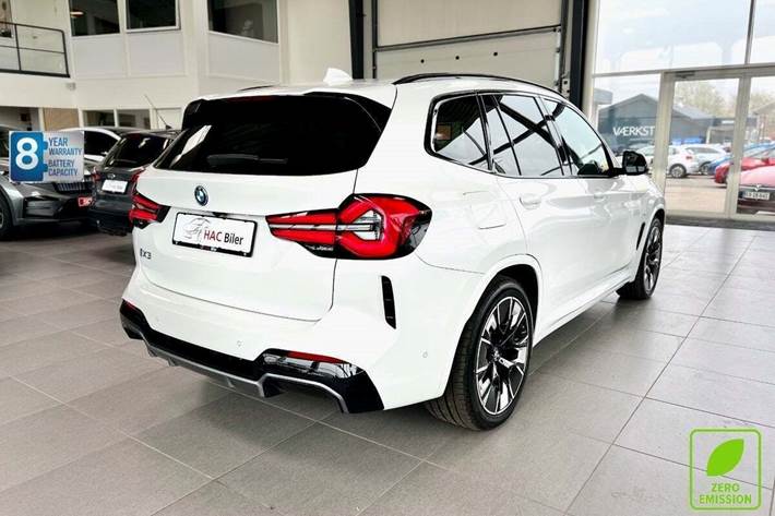 Hvid BMW iX3 fra 2024