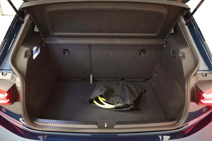 Blå Cupra Born fra 2023