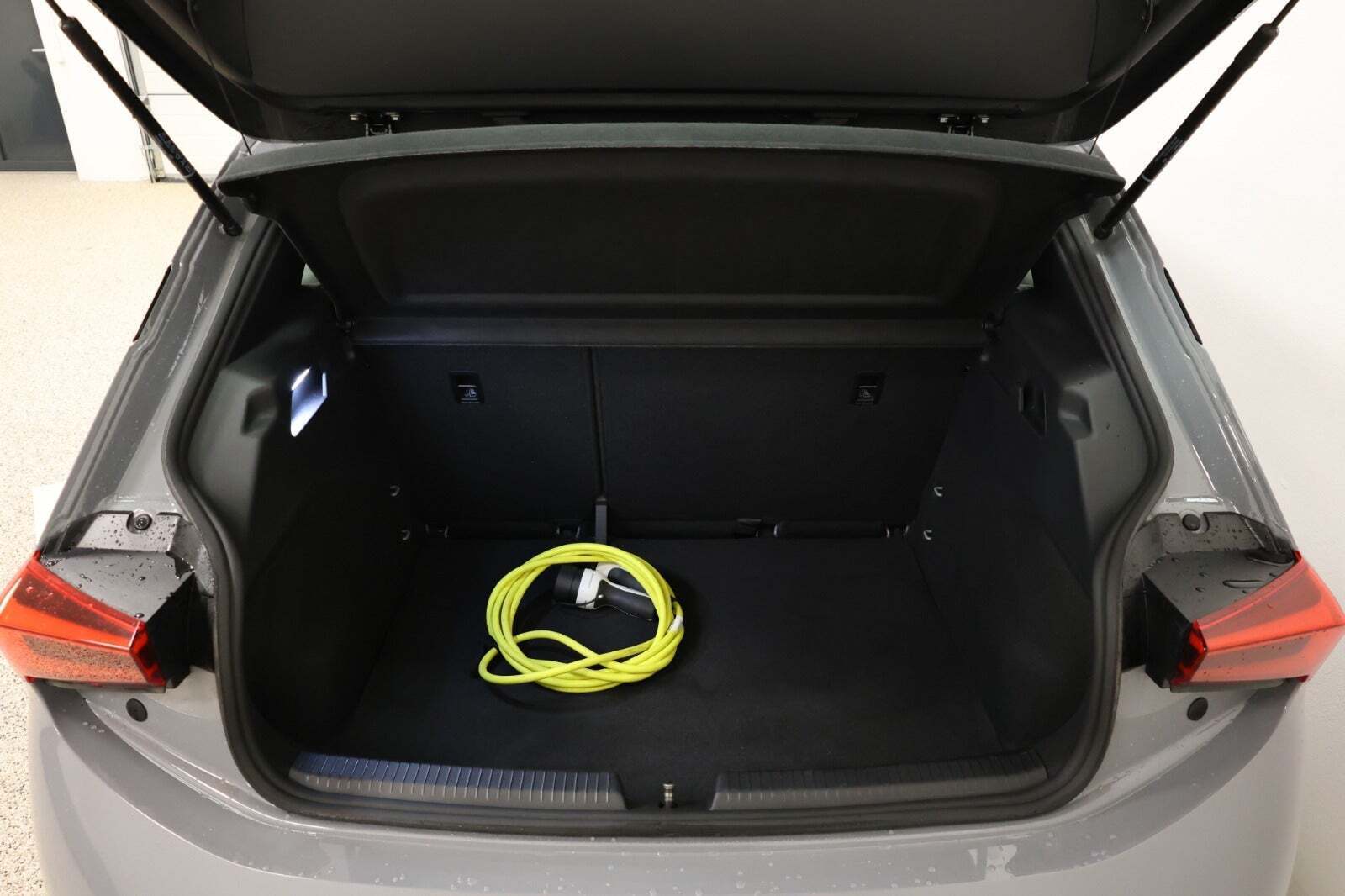 Grå Cupra Born fra 2022