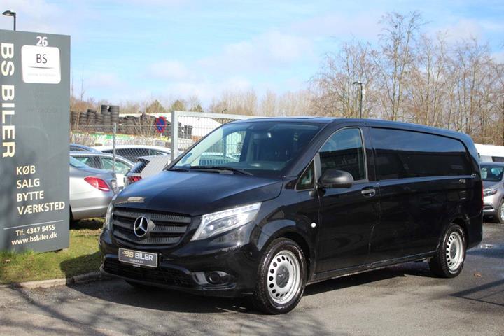 Sort Mercedes Vito 119 fra 2016