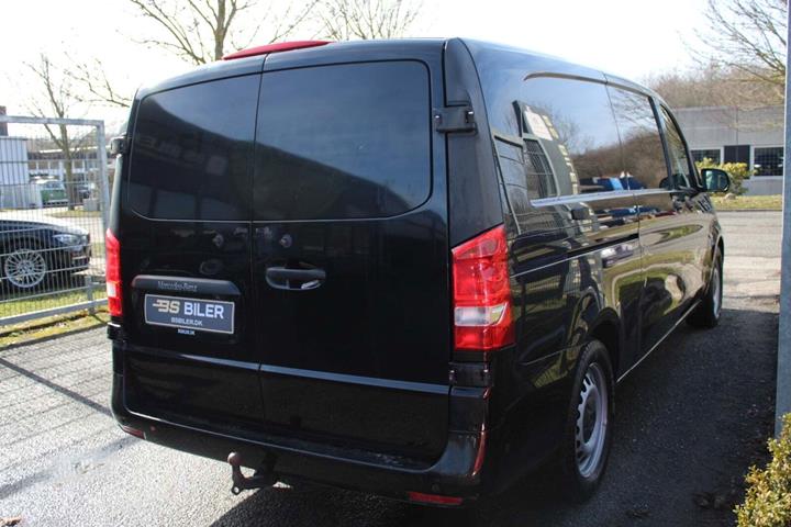 Sort Mercedes Vito 119 fra 2016