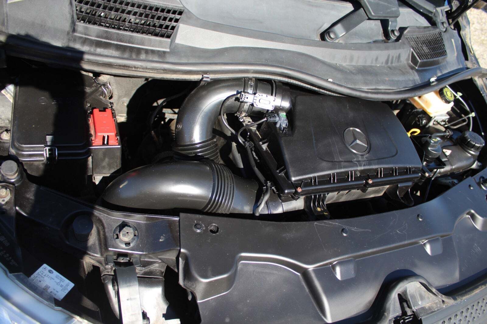 Sort Mercedes Vito 119 fra 2016 set udefra