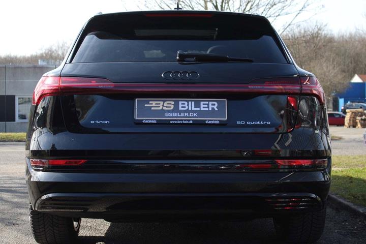 Sort Audi e-tron fra 2020