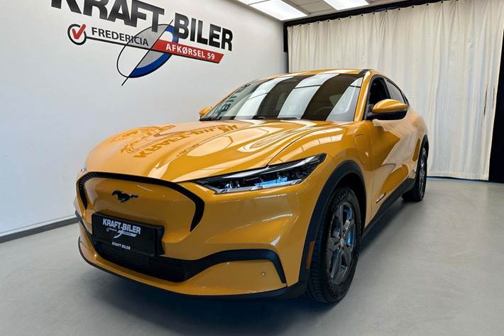 Gul Ford Mustang Mach-E fra 2023