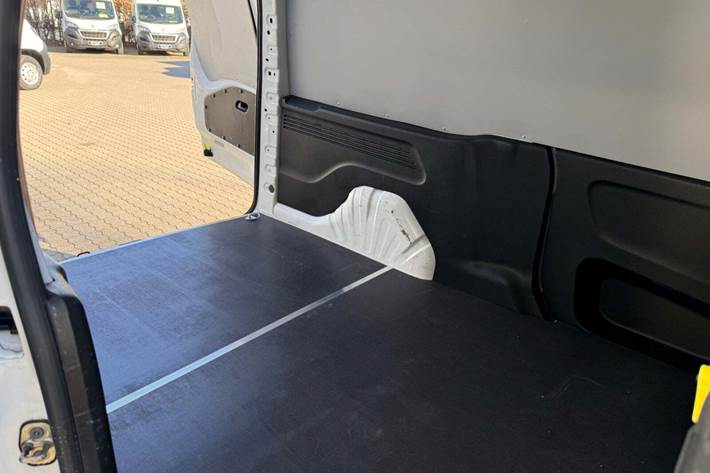 Hvid Peugeot Partner fra 2021