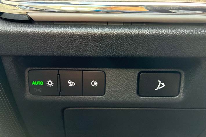 Blå Skoda Enyaq fra 2022