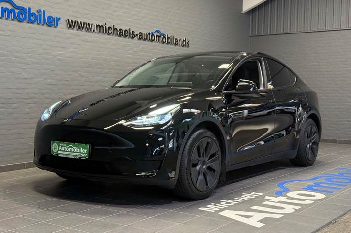 Sort Tesla Model Y fra 2025