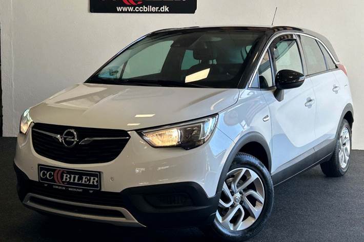 Hvid Opel Crossland X fra 2019 set udefra
