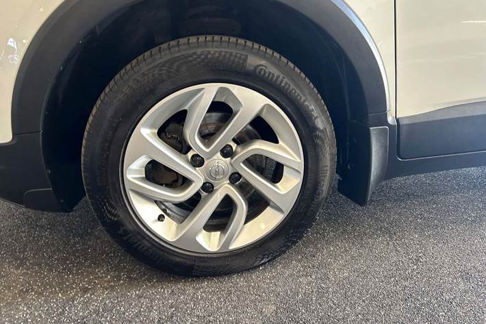 Hvid Opel Crossland X fra 2019