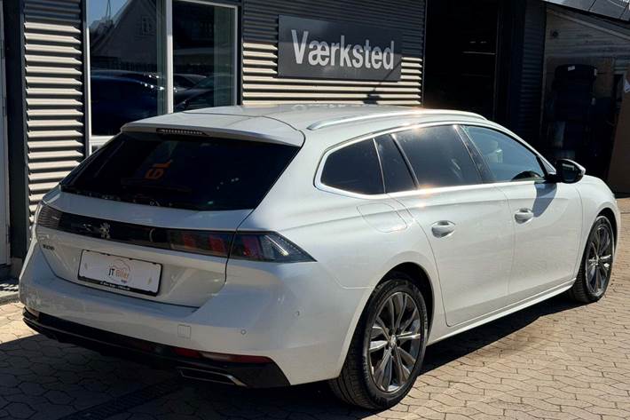 Hvid Peugeot 508 fra 2020
